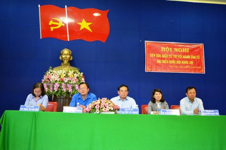 Ứng cử viên đại biểu Quốc hội khóa XIV tiếp xúc với cử tri 2 xã Tân Hiệp,  Tân Hội và Công ty cổ phần cao su Tân Biên